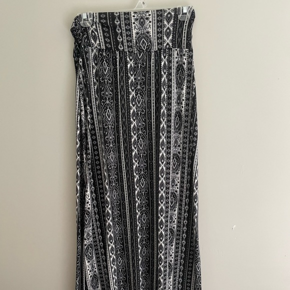 Full length maxi skirt! - Picture 1 of 4